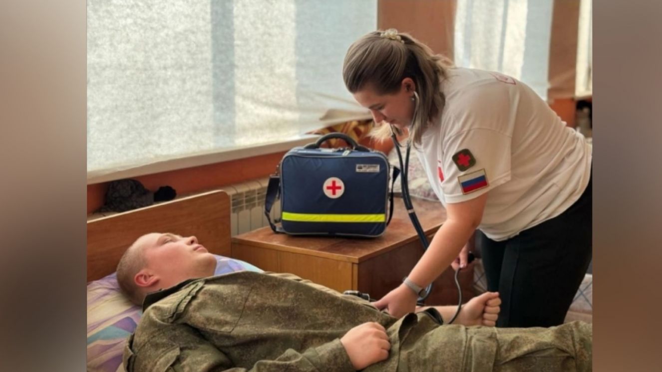 Призером фотоконкурса «Профессия в объективе» стала брянская фельдшер Мария Гайдукова