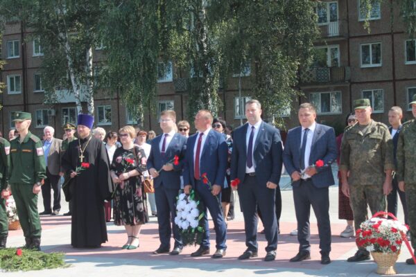 Карачев отмечает 82-ю годовщину освобождения от фашистских захватчиков и 879 лет со Дня рождения