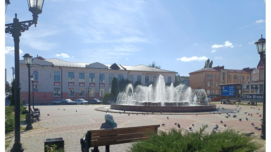 Площадь у фонтана «Центральный» благоустроили в Клинцах