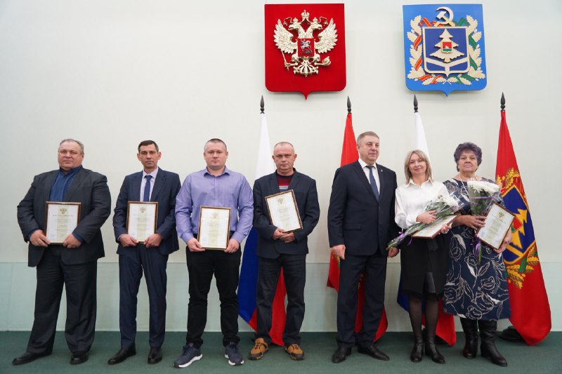 Губернатор Брянской области поздравил работников дорожного хозяйства