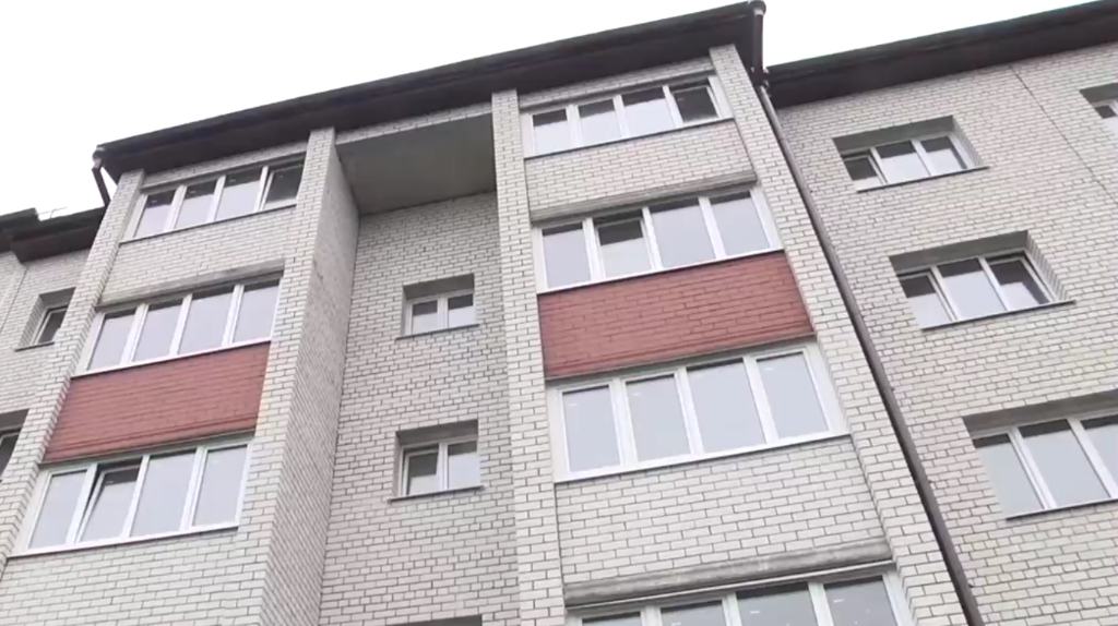 Ключи от новой квартиры вручили вернувшемуся с СВО брянцу