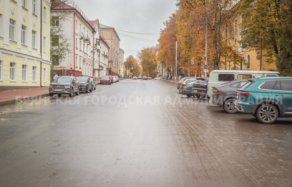 В Брянске завершается возведение подпорной стены на улице Горького