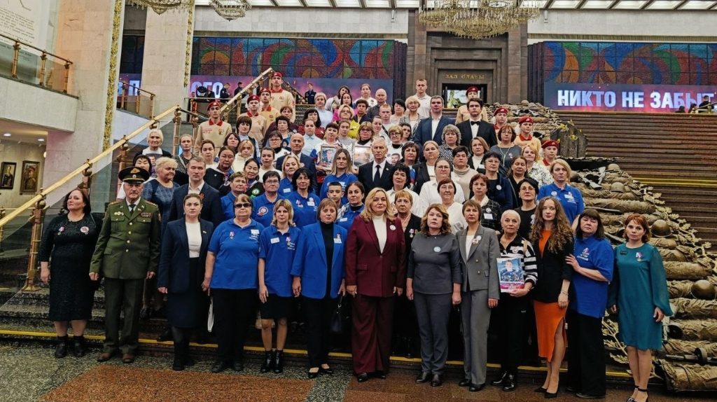 В Музей Победы на Поклонной горе передали книги о брянских героях СВО