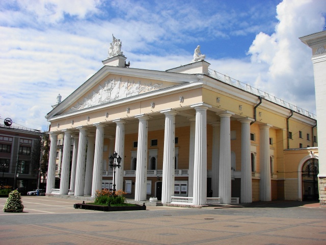 В Брянском областном театре драмы представят документальный проект (12+)