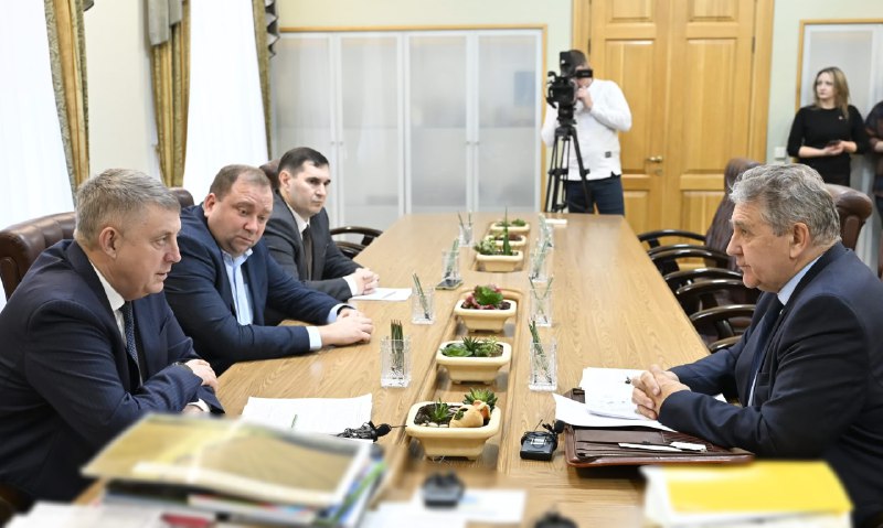 Губернатор Брянщины провел рабочую встречу с руководителем Приокского управления Ростехнадзора