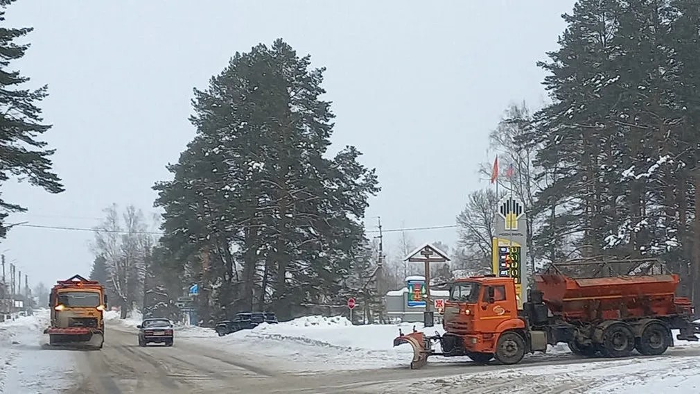 В Сельцо, Суражском и Жуковском районах дороги и улицы расчищают от снега