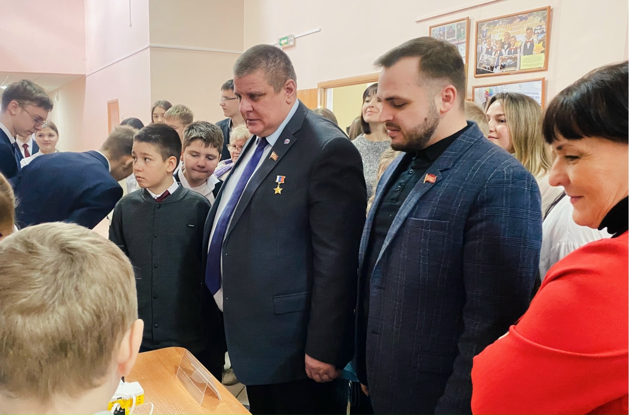 В Брянске отметили 5-летие успешной деятельности Мобильного технопарка «Кванториум»