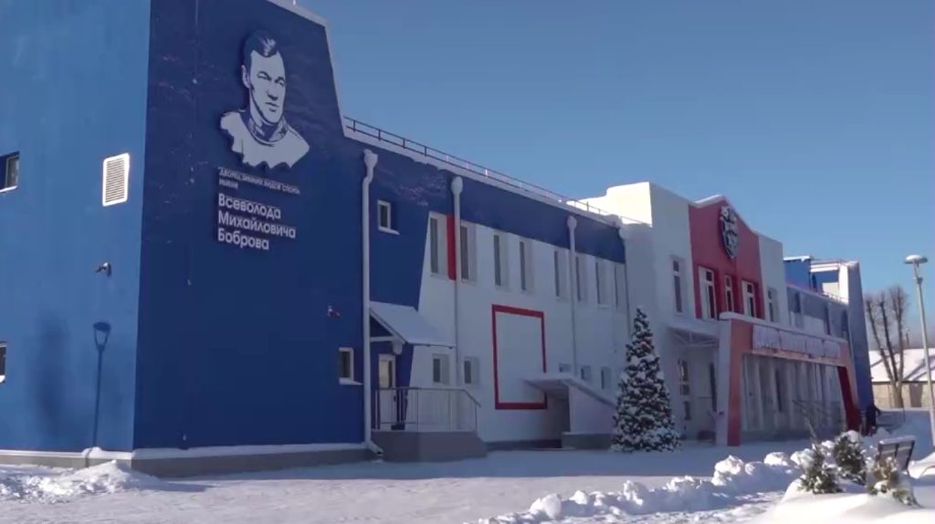 В массовых катаниях в Глинищево приняли участие более двух тысяч человек