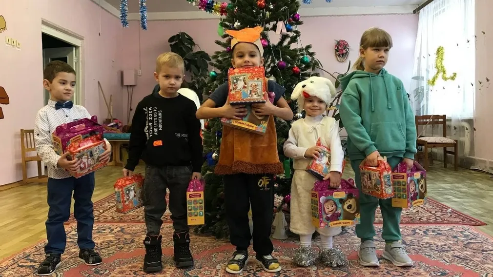 Детям приграничья Погарского района вручили подарки