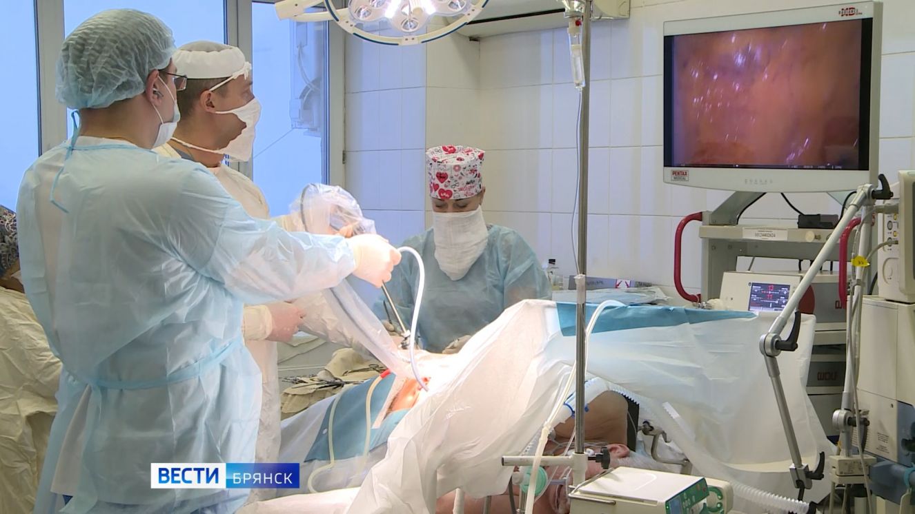 Сложную операцию в Брянской областной больнице провел директор филиала Сеченовского университета