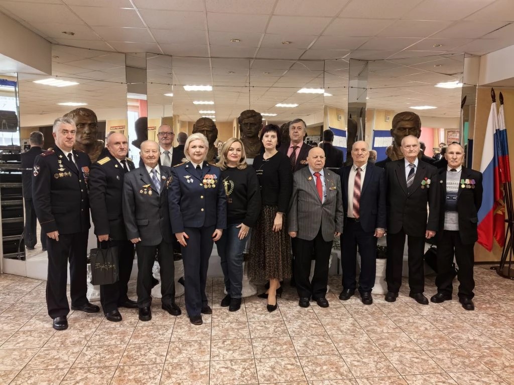 По школам и лицеям Брянска шагает «Ветеранский десант»