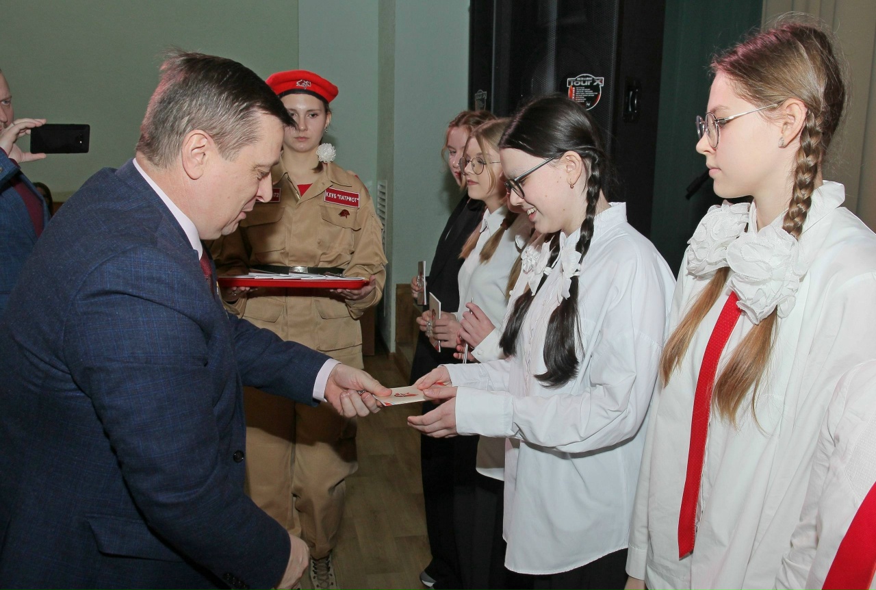 Школьники Советского района города Брянска приняли присягу юнармейцев