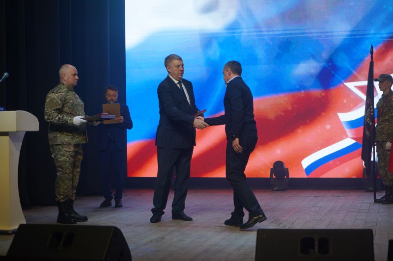 Губернатор Брянщины поздравил с Днем защитника Отечества бойцов бригады «БАРС-Брянск»