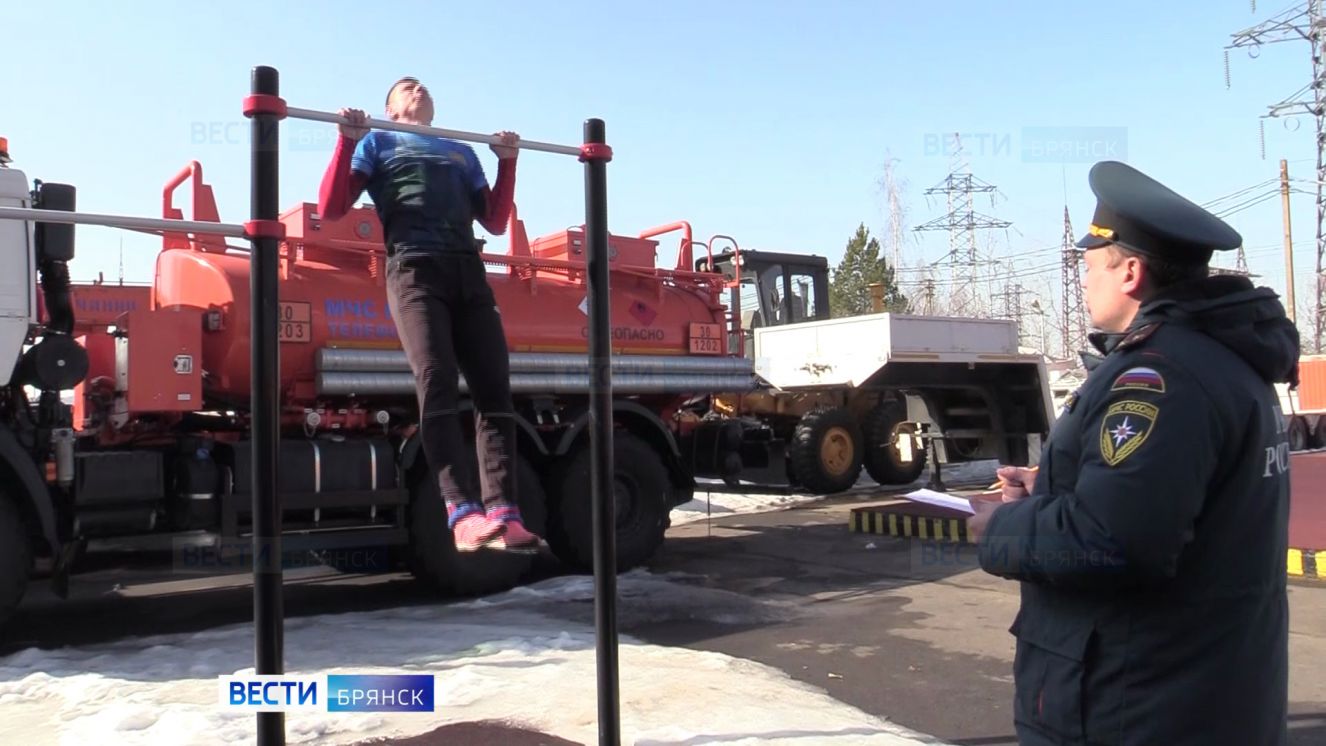 Лучшим брянским пожарным признан Олег Хмелев