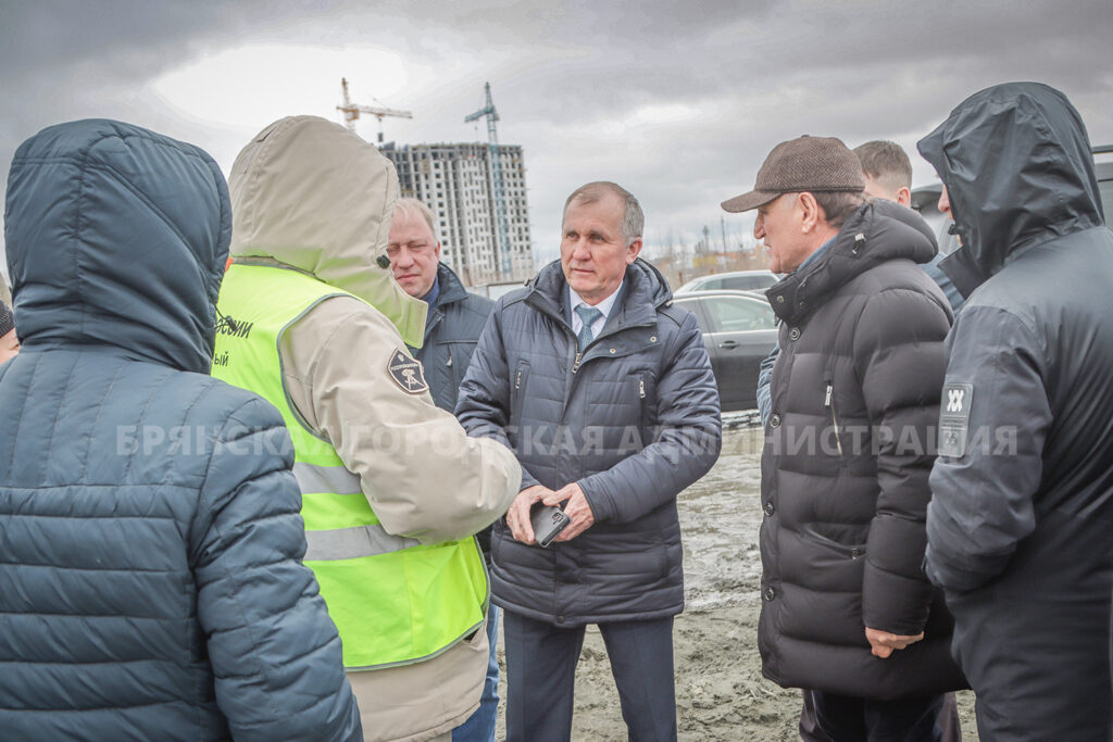 Строительство нового детского сада в Брянске проконтролировал глава городской администрации
