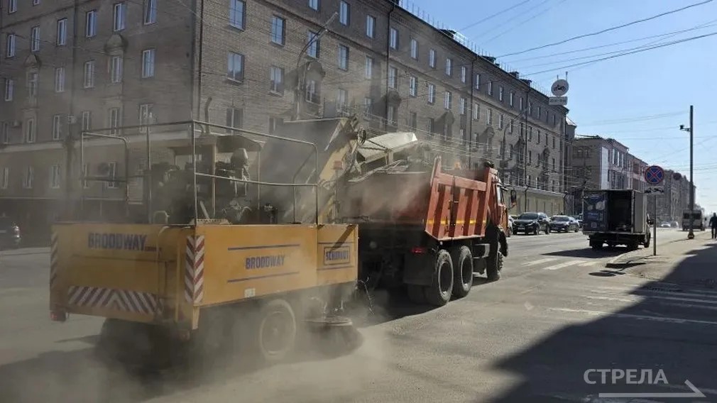 Весенняя уборка продолжается в Брянске