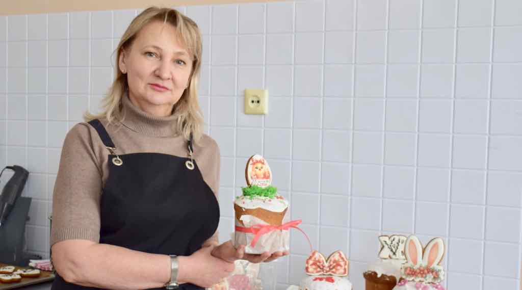 Открыть кондитерскую  жительнице Климово помог соцконтракт