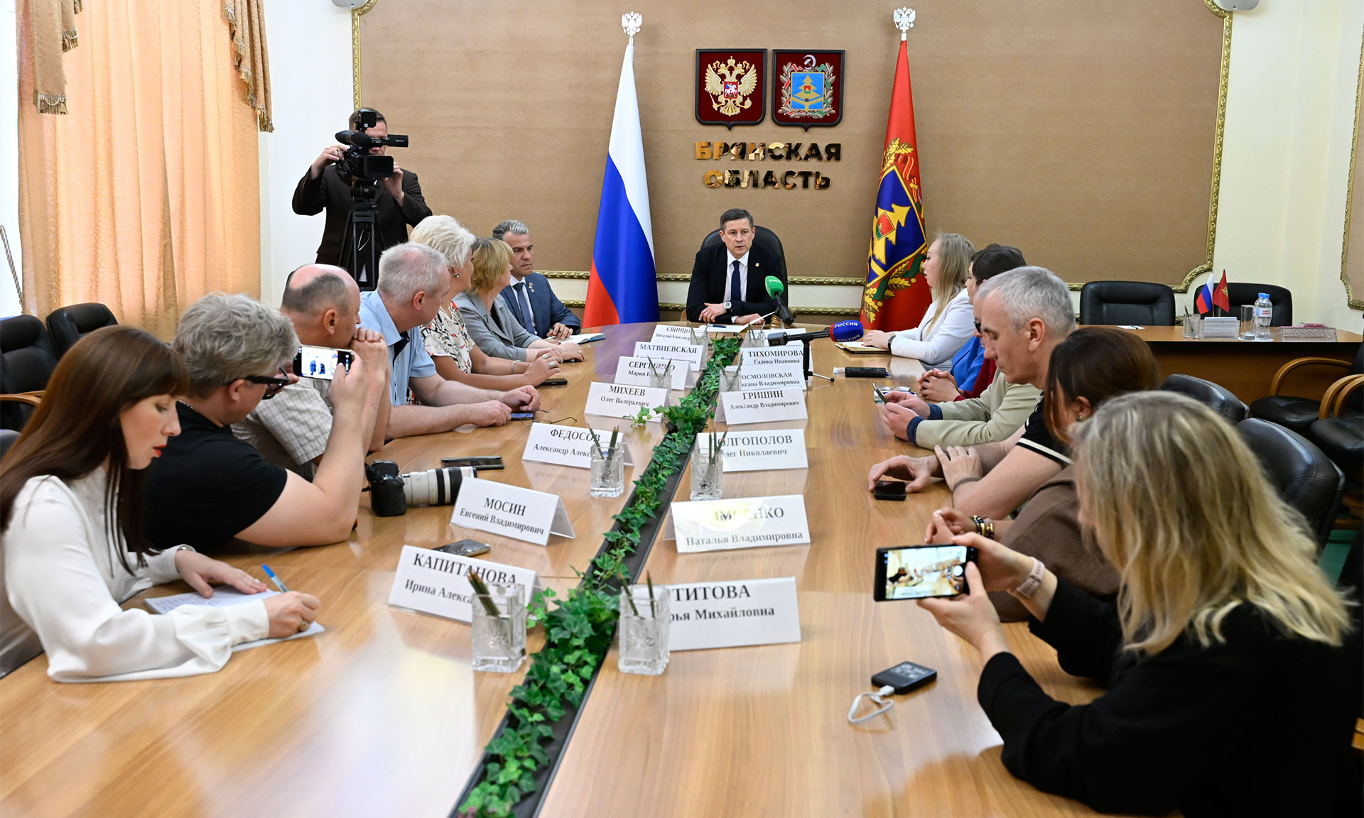 С руководителями ведущих СМИ встретился врио Губернатора Брянской области Егор Ковальчук