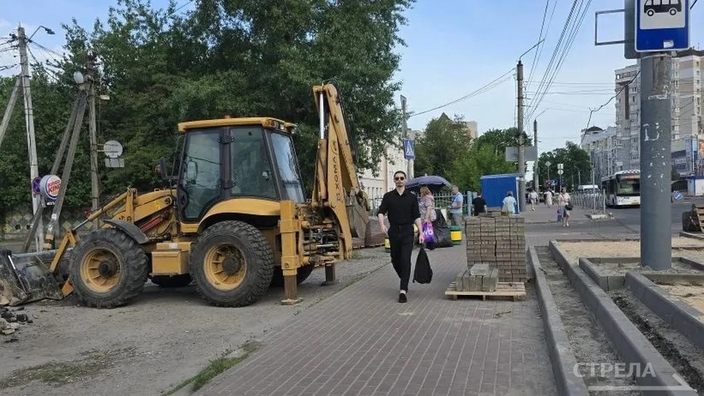 Улицу Красноармейскую благоустраивают в Брянске