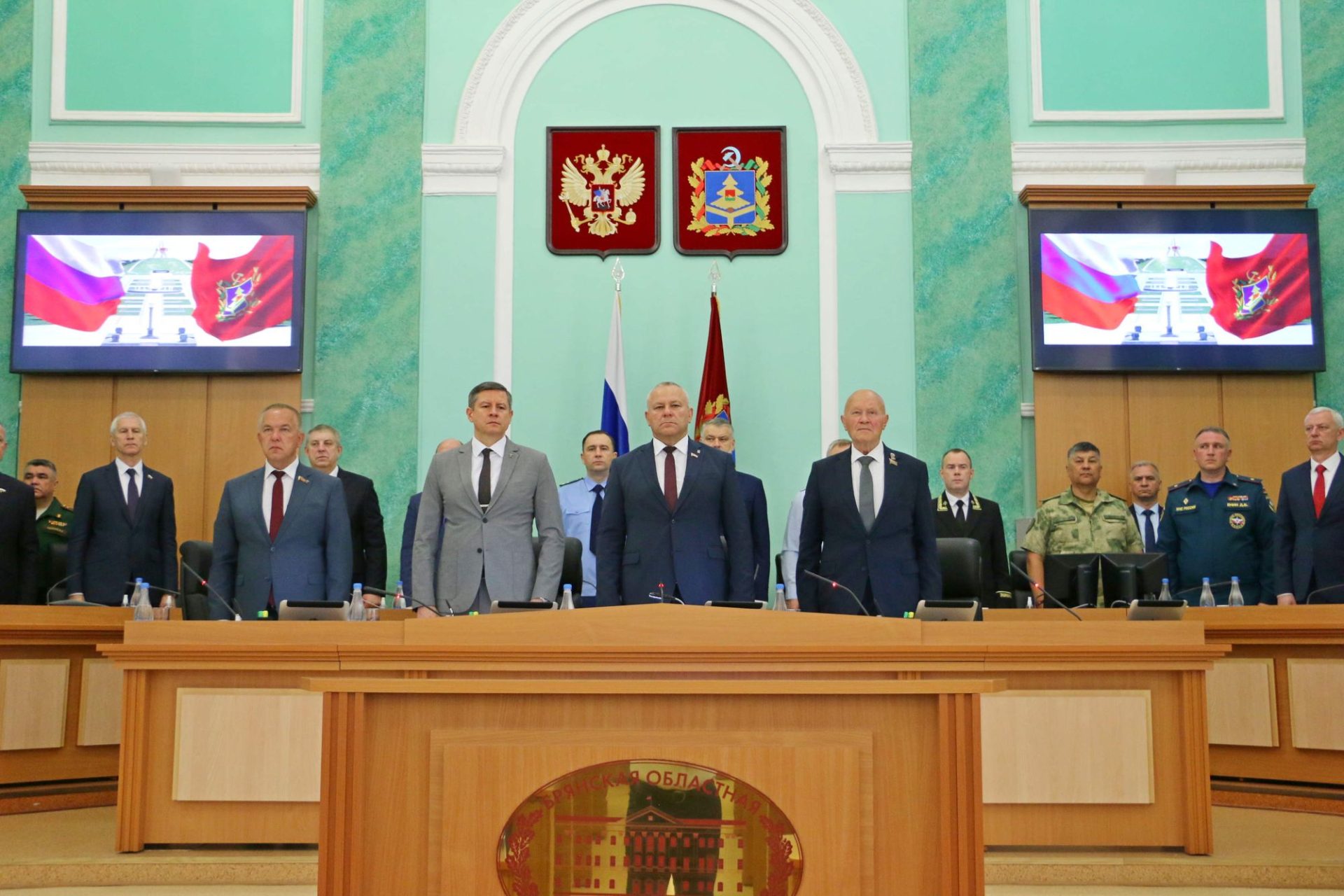 Законотворческий процесс продолжается: состоялось очередное заседание областной Думы