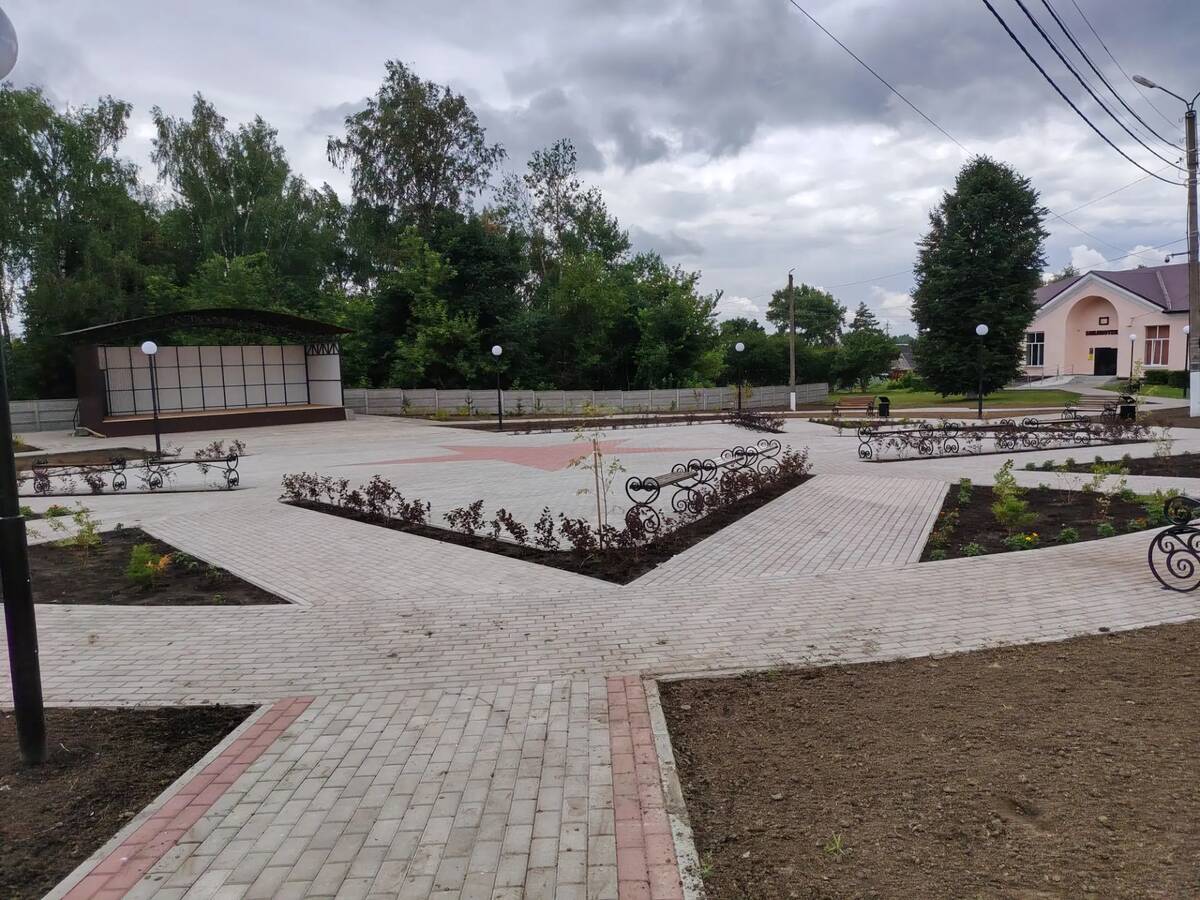 Благоустройство Аллеи Славы завершилось в Выгоничах