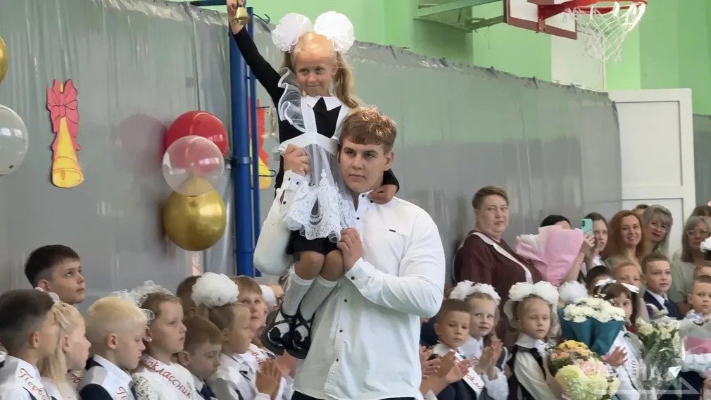 В Брянске проходят торжественные линейки в День знаний