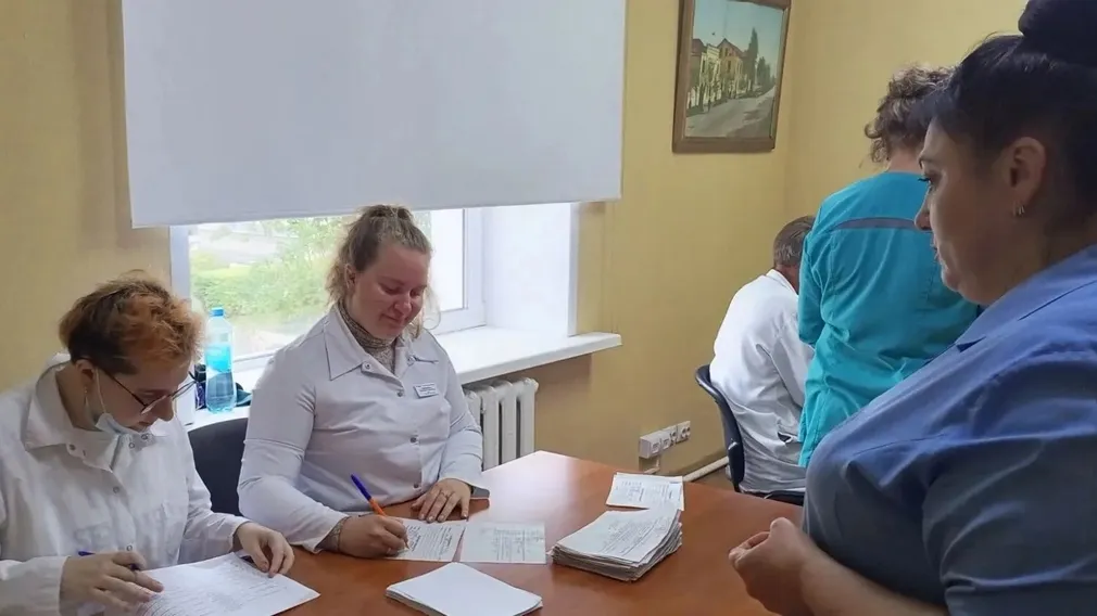 Погарские врачи провели выездную диспансеризацию