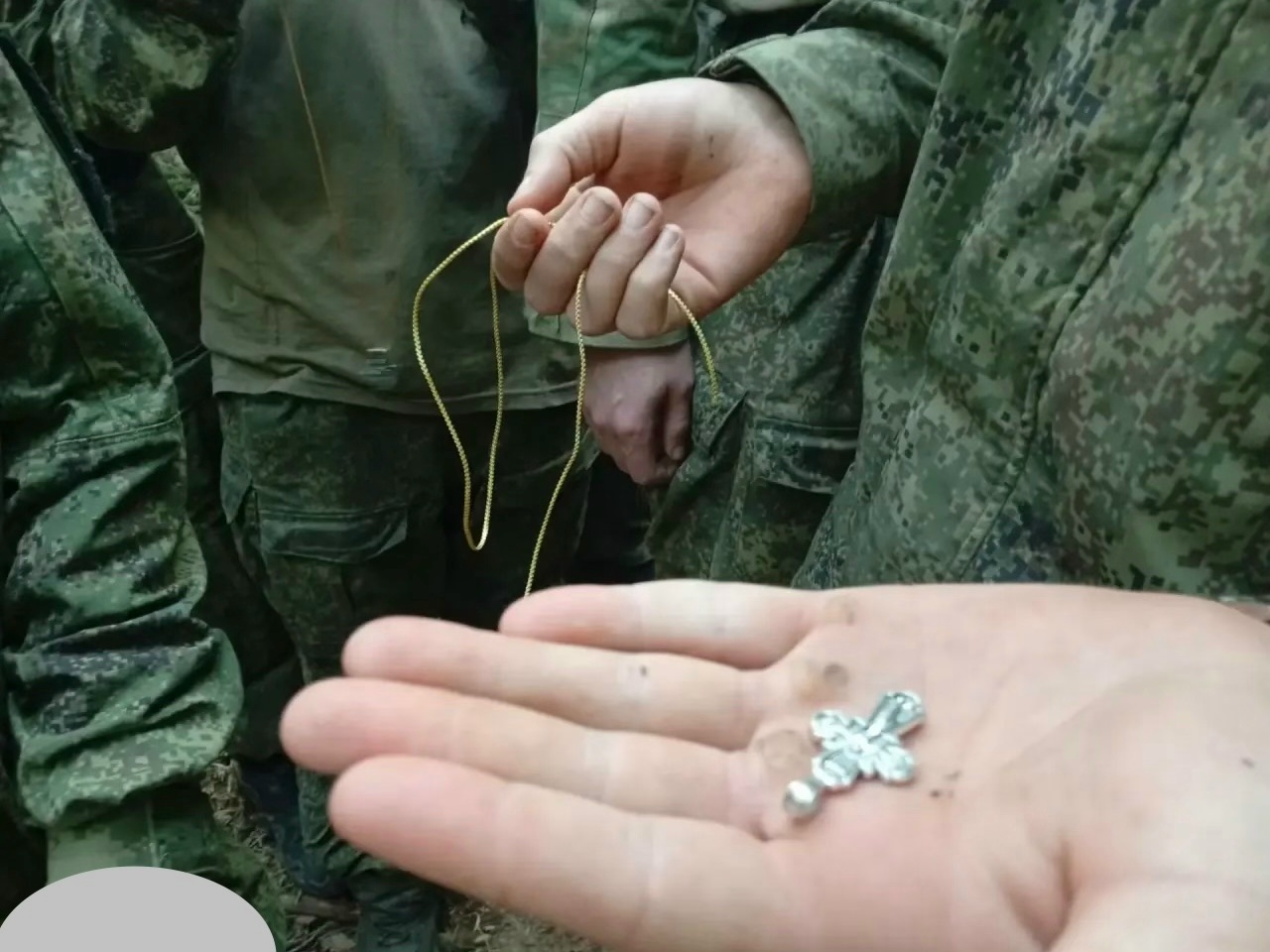 Благочинный Погарского округа посетил боевые позиции воинов Российской армии